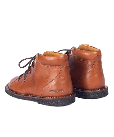 Angulus Lace-up shoe with star-shaped contrast eyelet Cognac