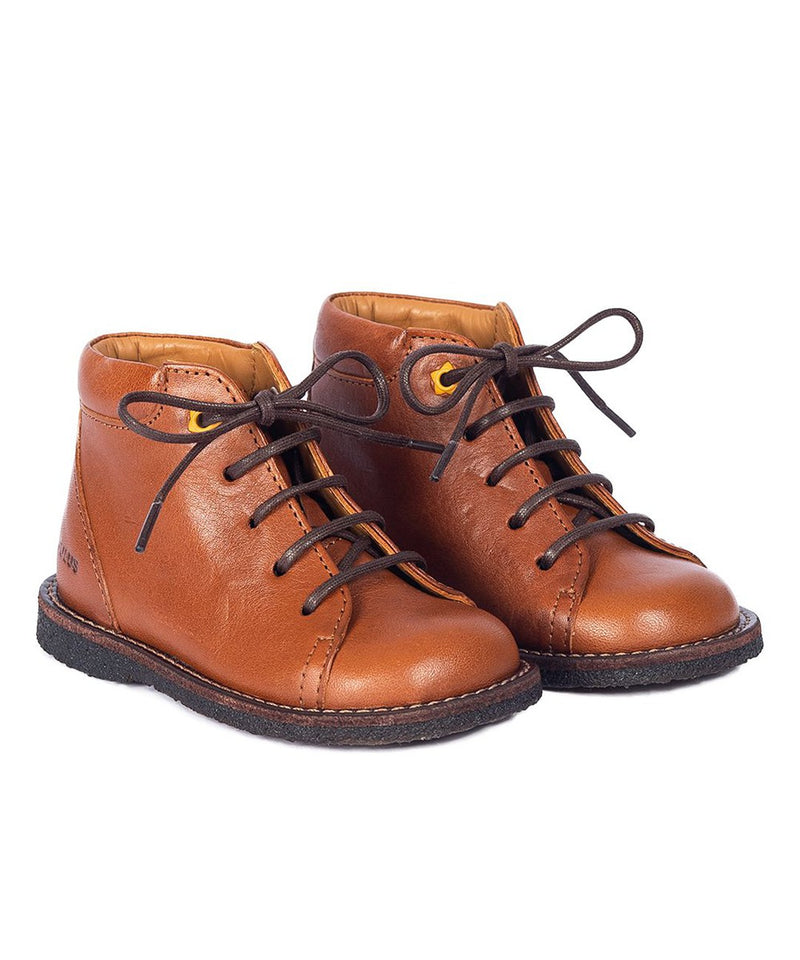 Angulus Lace-up shoe with star-shaped contrast eyelet Cognac