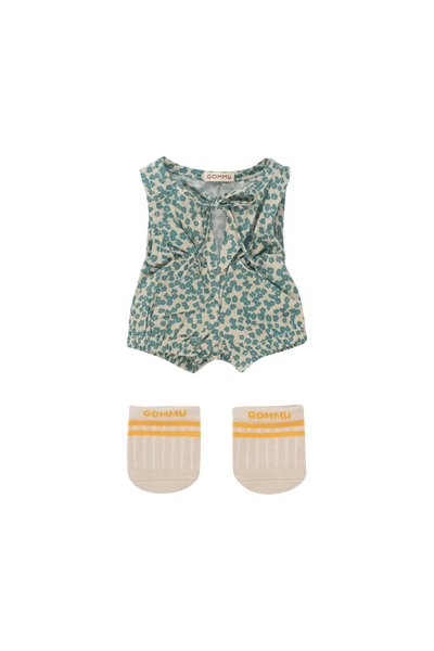 We Are Gommu Outfit Look #5 Flowers Soft Green Sand